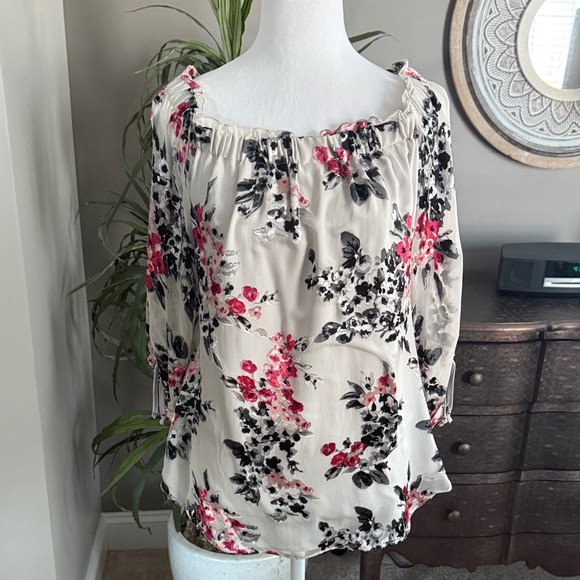 White House Black Market Tops - White House Blac Market Floral Off-Shoulder Women's Top
